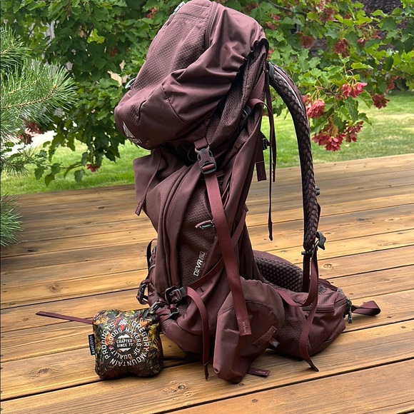 Gregory Maroon Women’s Deva 60 + Raincover - Picture 3 of 8